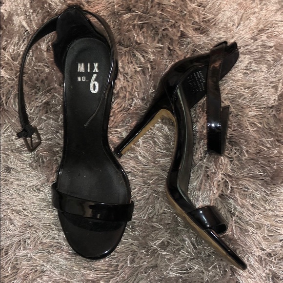 Black heals - Picture 2 of 3